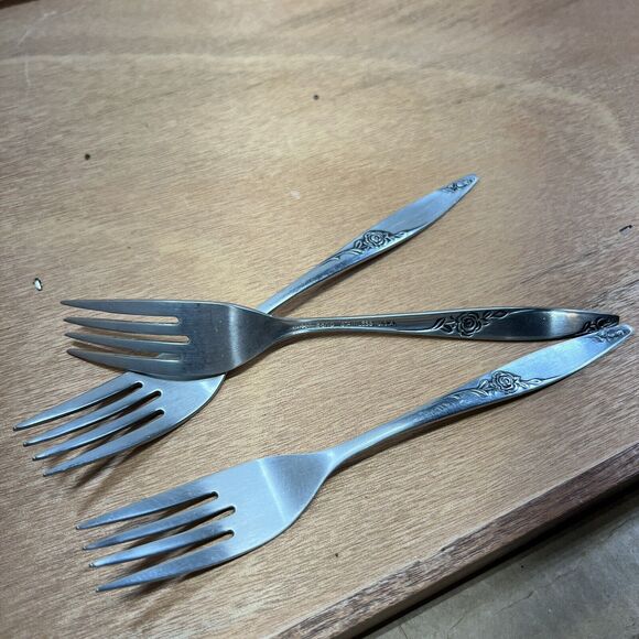 3 Oneida West Bend TWILIGHT ROSE Dinner forks Flatware Silverware Circa 1979 - Picture 3 of 11